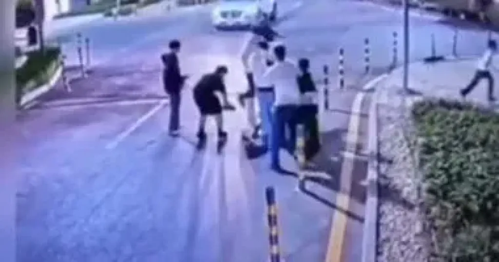 ضبط 11 طالبا لتشاجرهم داخل كمبوند بسبب فتاة