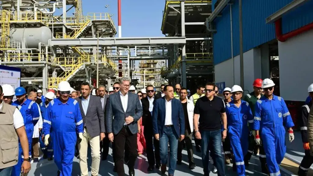 جولة رئيس الوزراء بالسويس