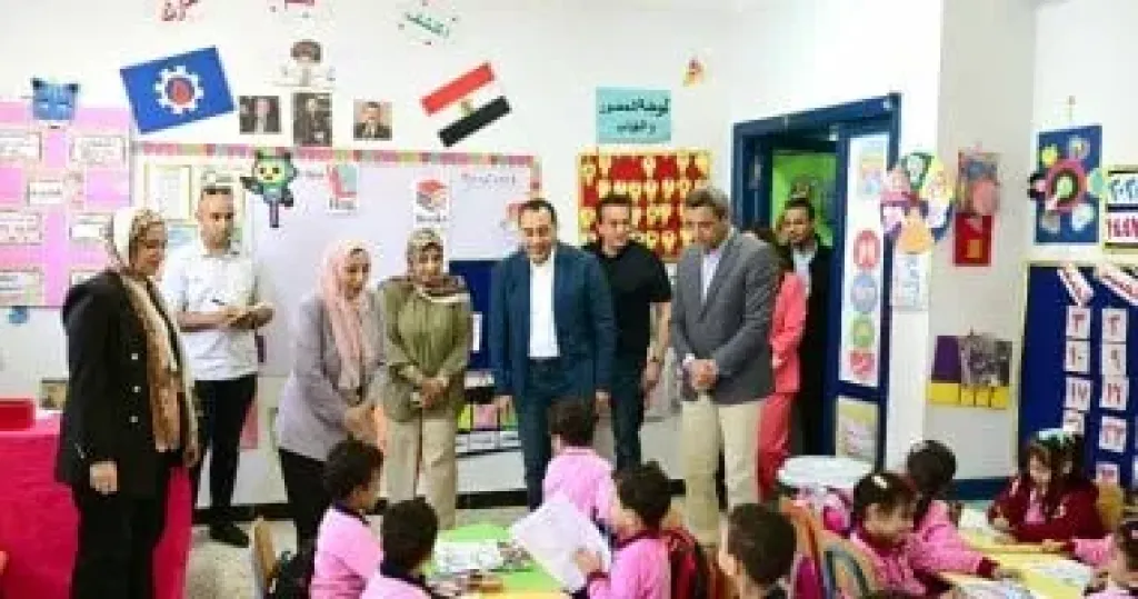 الدكتور مصطفى مدبولى رئيس مجلس الوزراء يتفقد مدرسة محمد حافظ الابتدائية