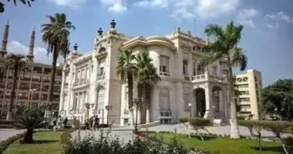 جامعة عين شمس 