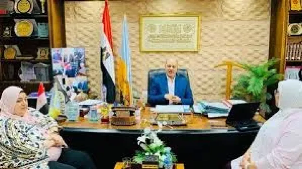 محافظ الاسكندريه مع وفد منظمه يونيسيف   مصر  