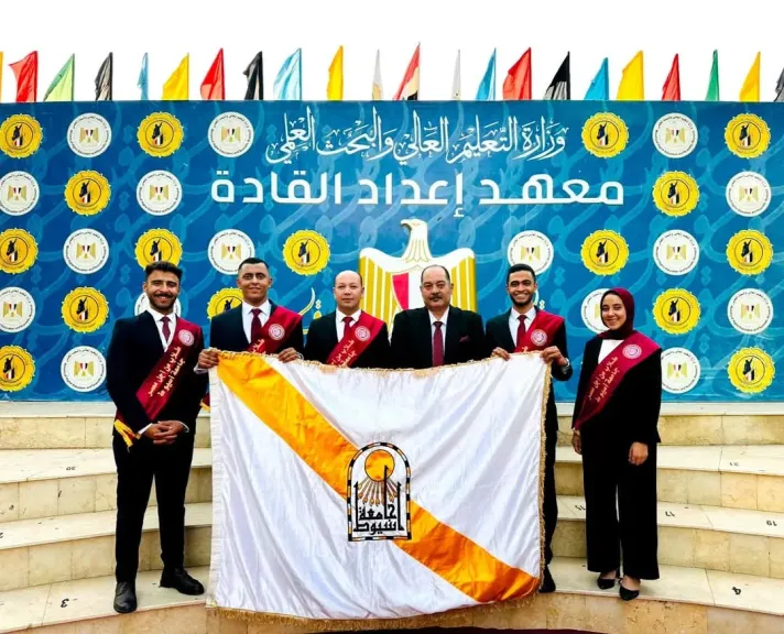 جانب من متابعه 