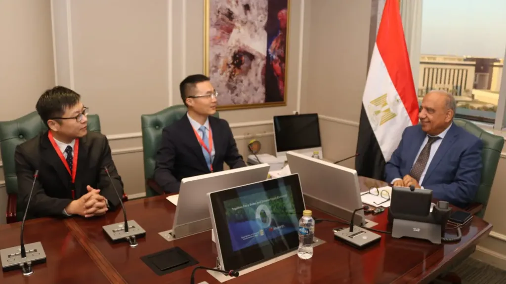 جانب من المباحثات
