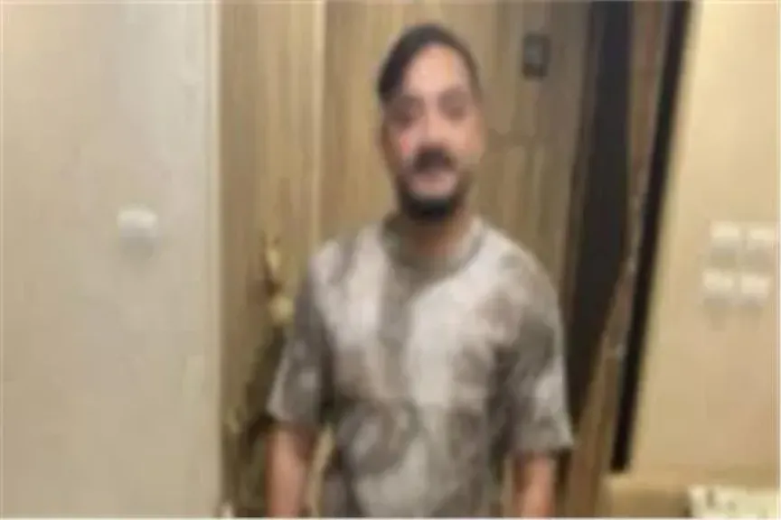 إحالة البلوجر مداهم للمحاكمة بتهمة بث فيديوهات خادشة