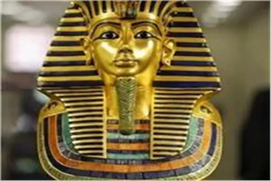 تمثال توت عنخ امون