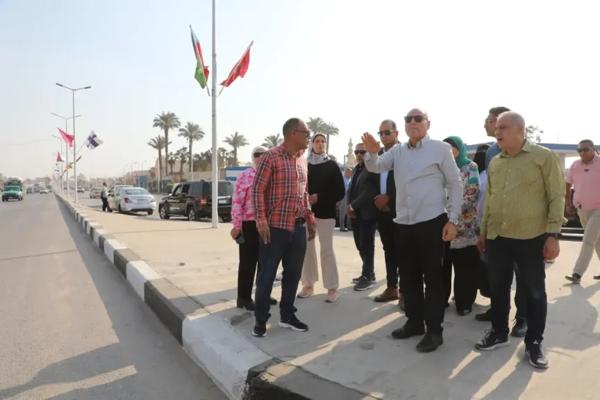 محافظ القاهرة خلال جولة تفقدية