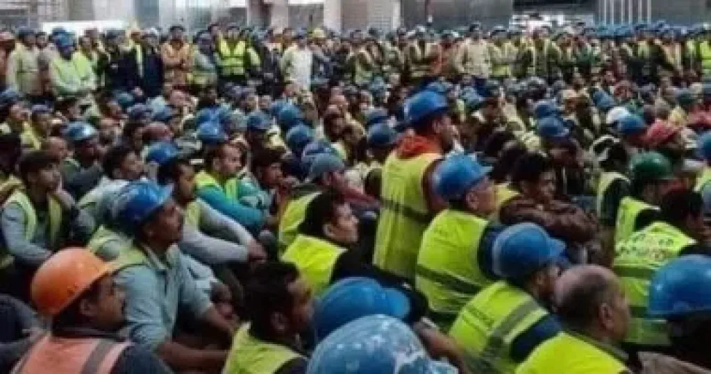 عمال المتحف الكبير