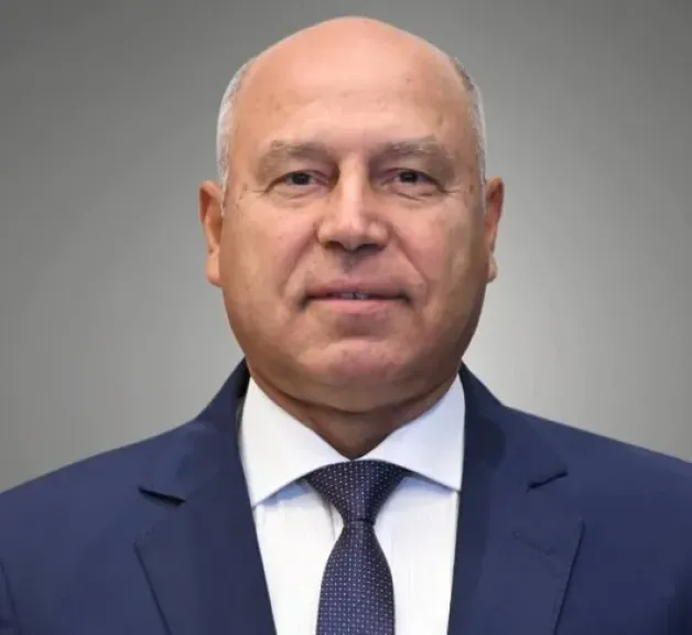 الفريق كامل الوزير 
