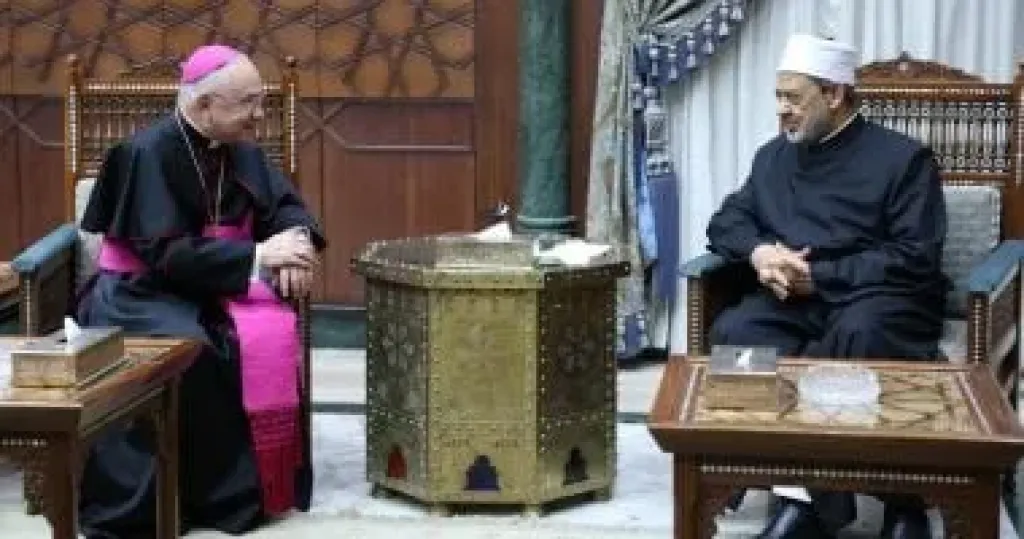 شيخ الأزهر يستقبل بابا الفاتيكان