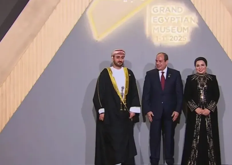 الرئيس السيسي وقرينته يستقبلان الوفود المشاركة في احتفالية المتحف الكبير