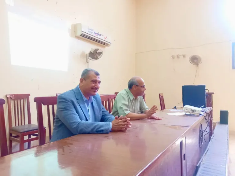 جانب من متابعه 