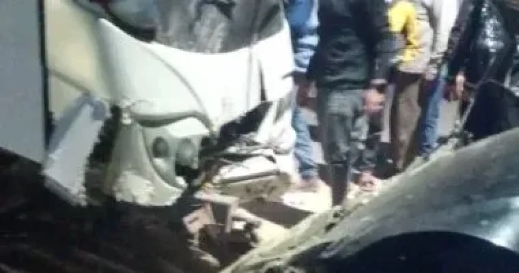 حادث تصادم ميني باص وسيارة ملاكي بطريق شبين القناطر نوي