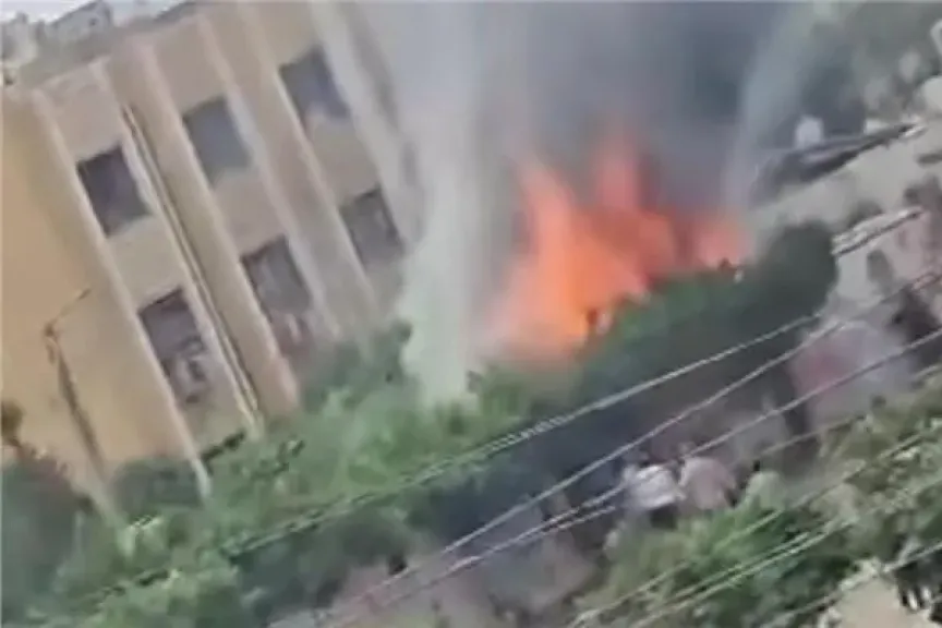 حريق هائل في كانتين مدرسة 25 يناير بالمنيا