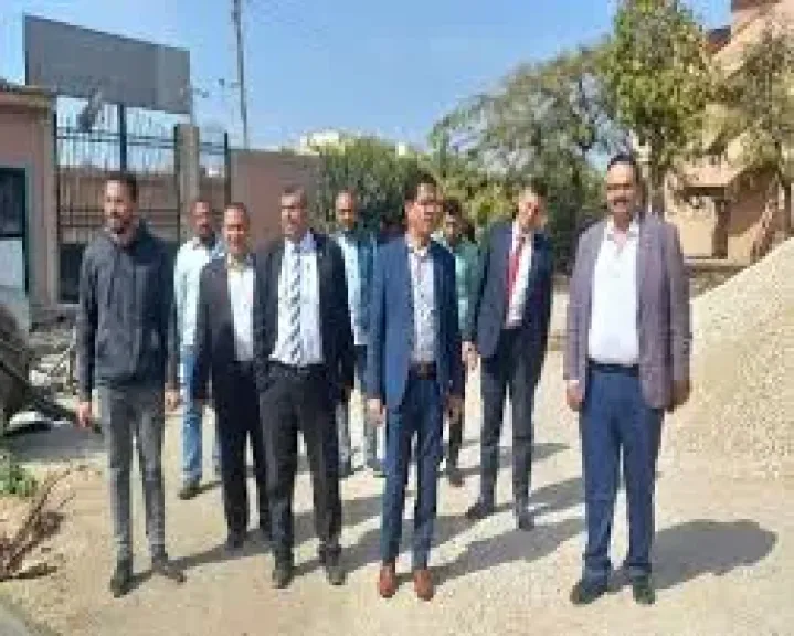 رئس جامعه بنها يتابع المشروعات