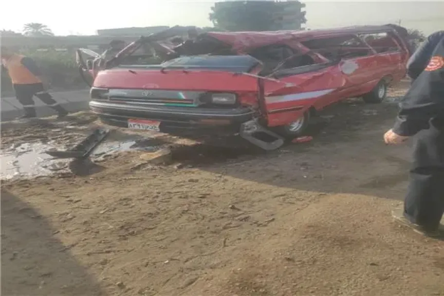 انقلاب ميكروباص بترعة بالغربية 