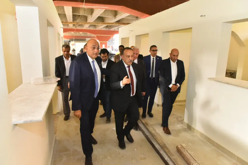 جانب من متابعه 