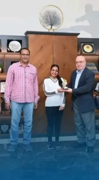 جانب من متابعه 