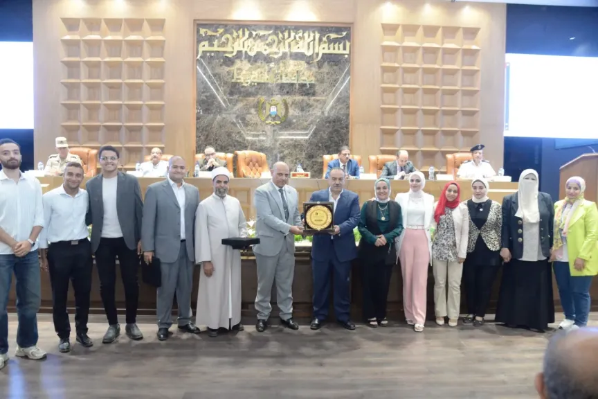 محافظ أسيوط 