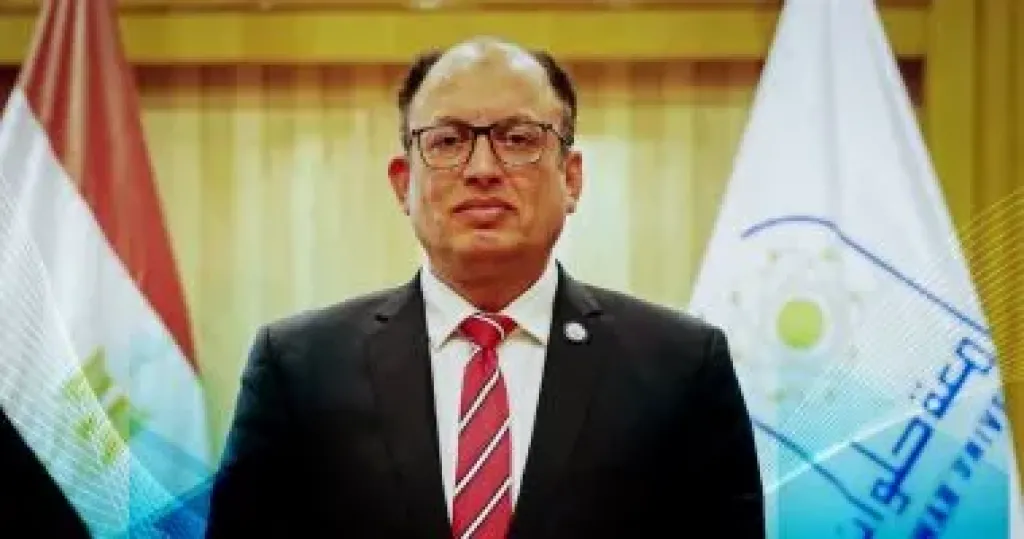 الدكتور السيد قنديل رئيس جامعة حلوان
