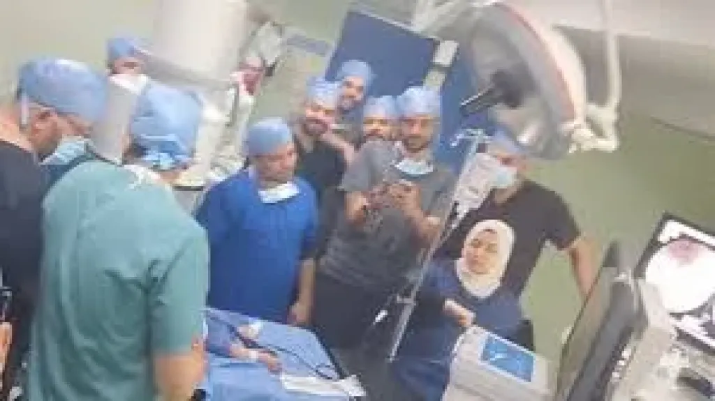 الاطفال التخصيصى ببنها تستخرج دبوسا من مرئ طفله