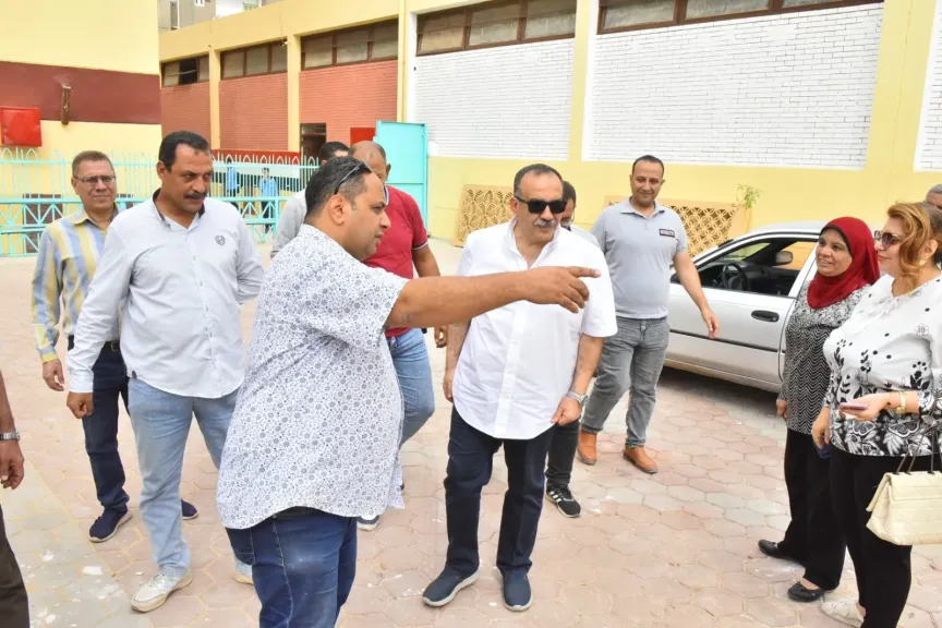 محافظ أسيوط اثناء المعاينه 