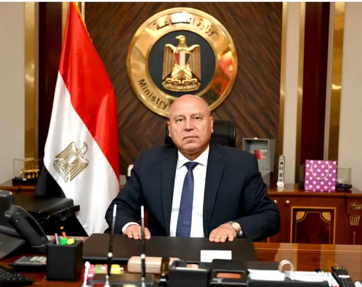 الفريق كامل الوزير وزير الصناعة والنقل