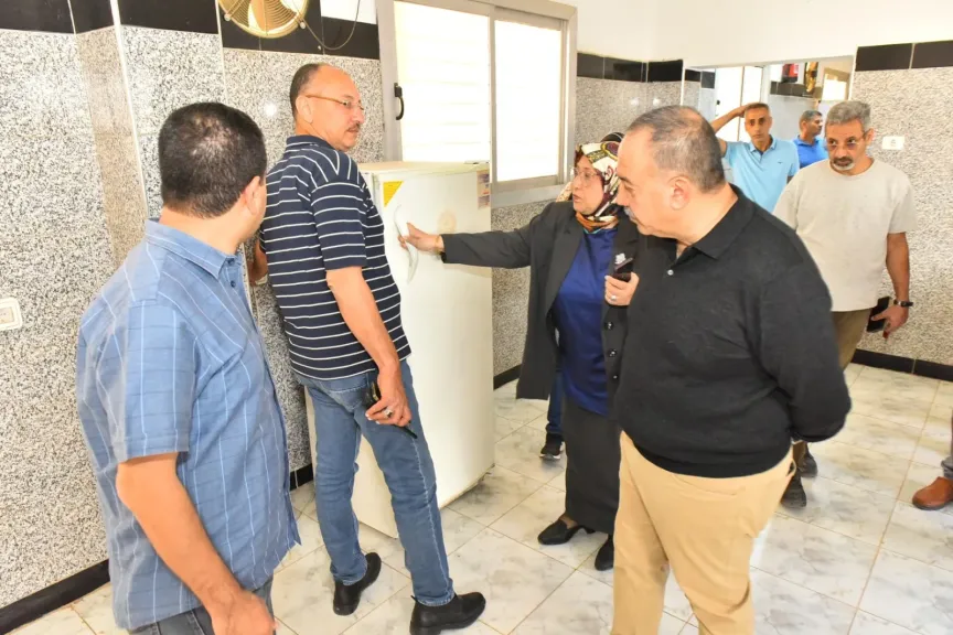 محافظ أسيوط اثناء متابعه 