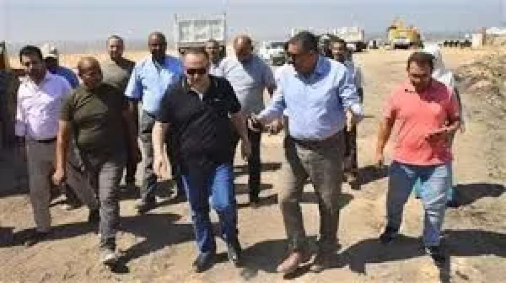جوله ميدانيه لتفقد مجمع الخدمات الزراعيه بقريه العونه