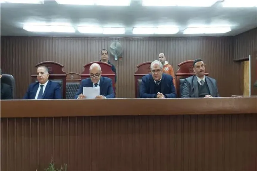 المؤبد لثلاثة عمال