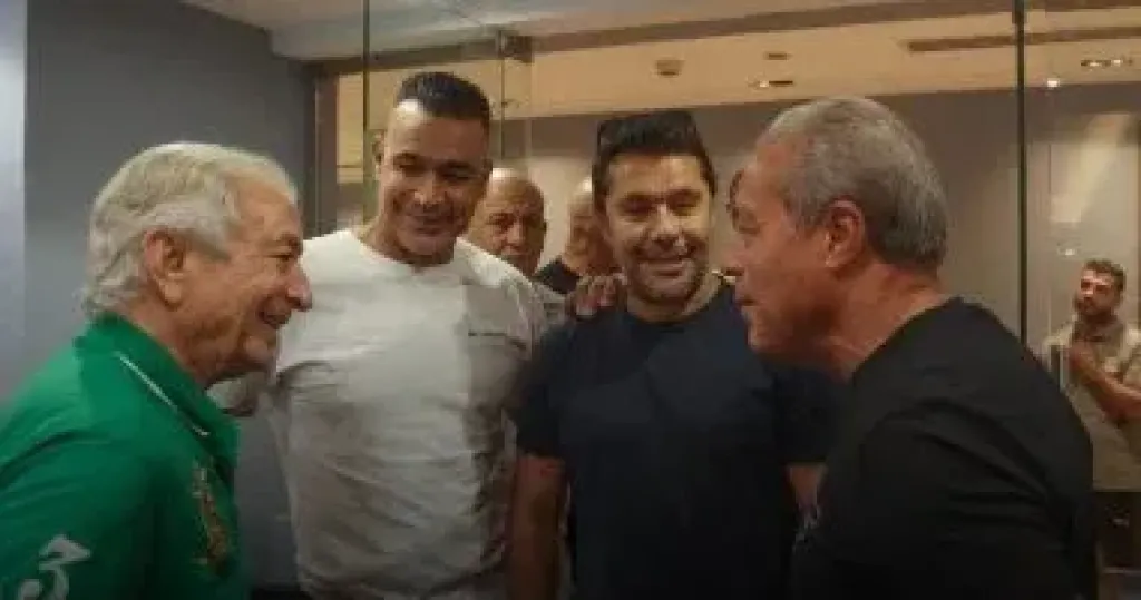 أحمد حسن مع عصام الحضري وحلمى طولان