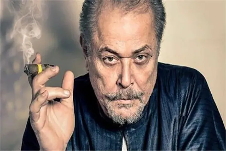 الفنان الراحل محمود عبد العزيز