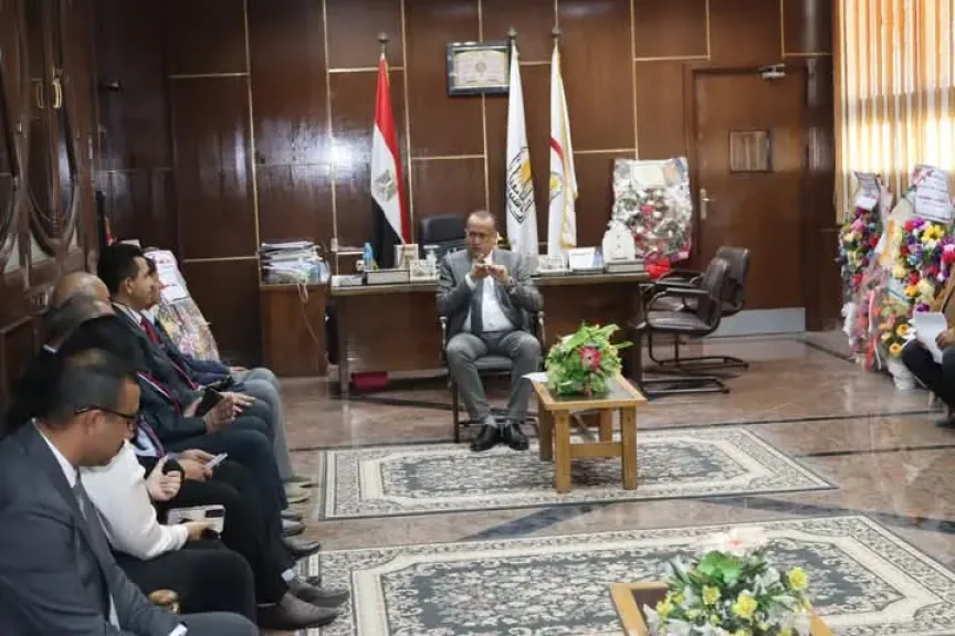 جانب من متابعه 