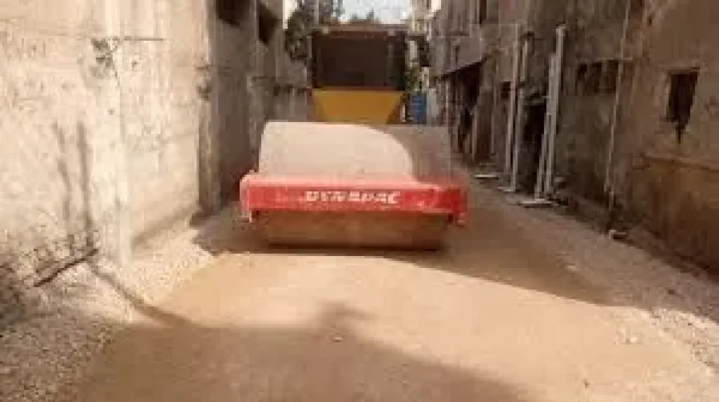 جانب من أعمال الرصف الجاريه