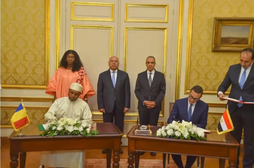 جانب من توقيع اتفاقيات