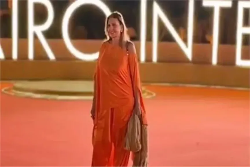 يسرا تخطف الأنظار في مهرجان القاهرة السينمائي