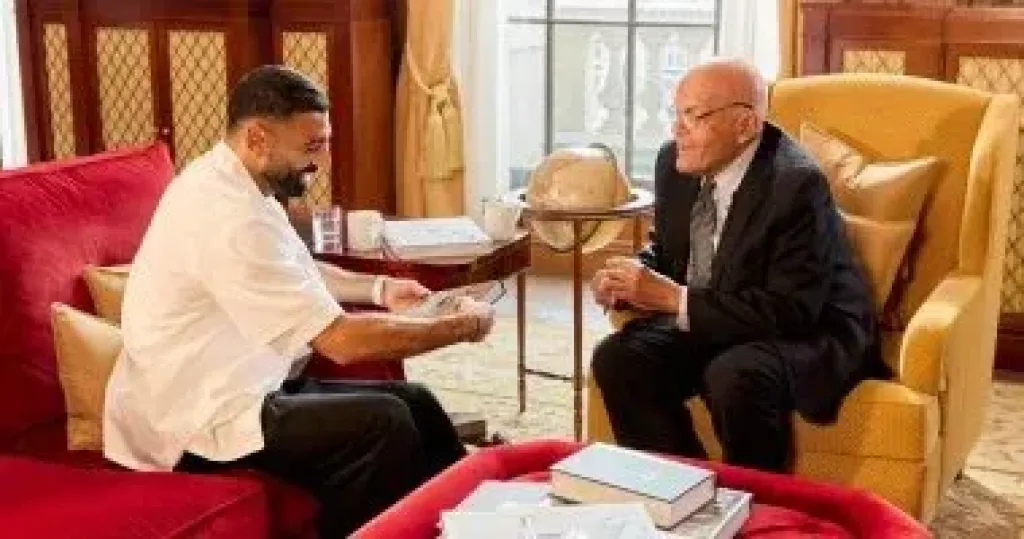 محمد صلاح نجم ليفربول الانجليزى ومجدى يعقوب الطبيب العالمى