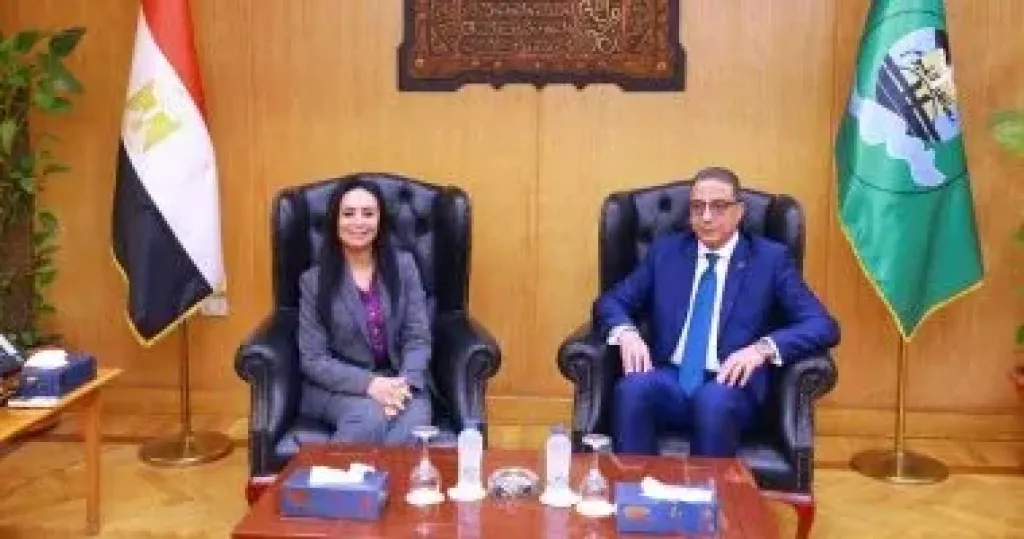 وزيرة التضامن الاجتماعي تلتقي محافظ الفيوم