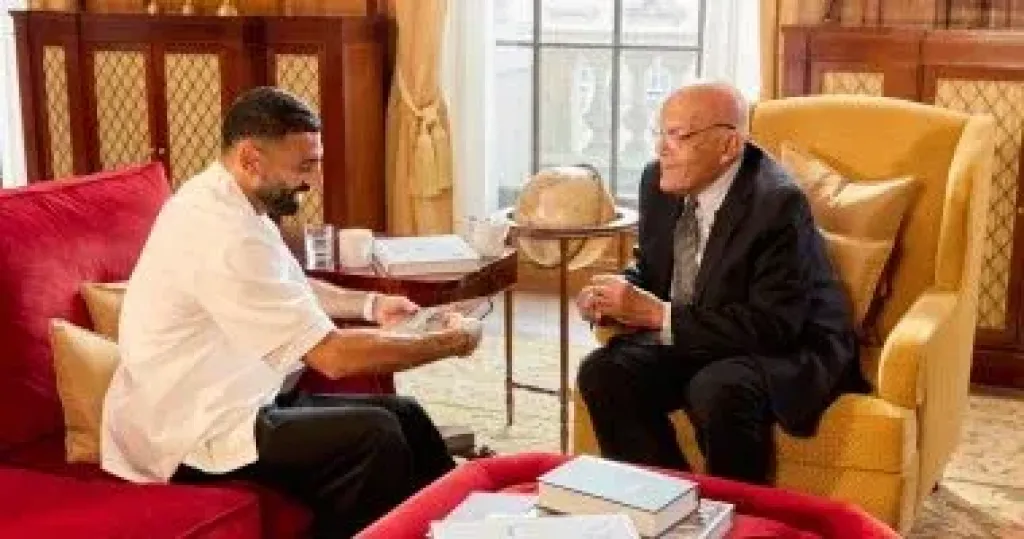 جانب من الحوار 