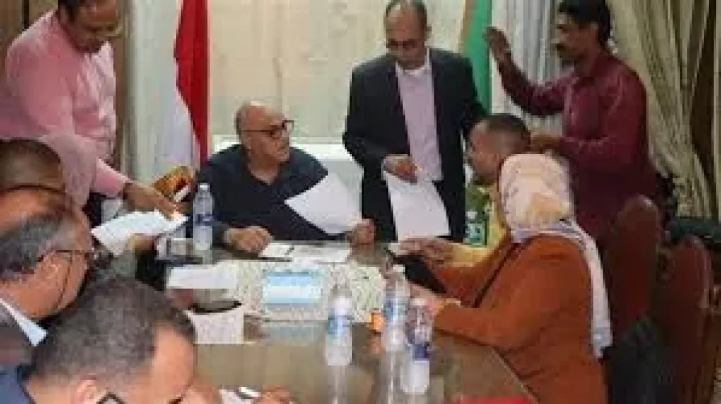 محافظ القليوبيه خلال اللقاء