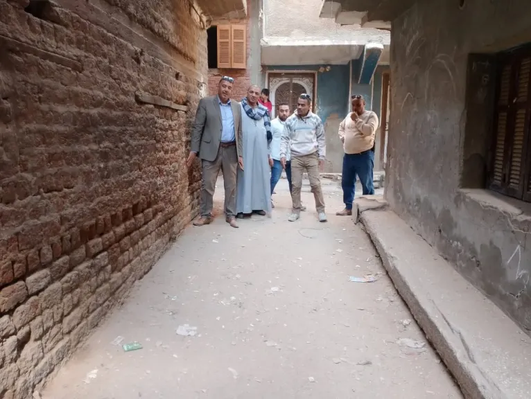 جانب من متابعه 
