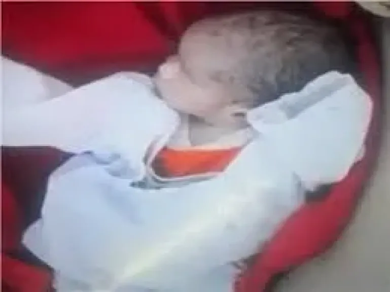العثور على رضيع