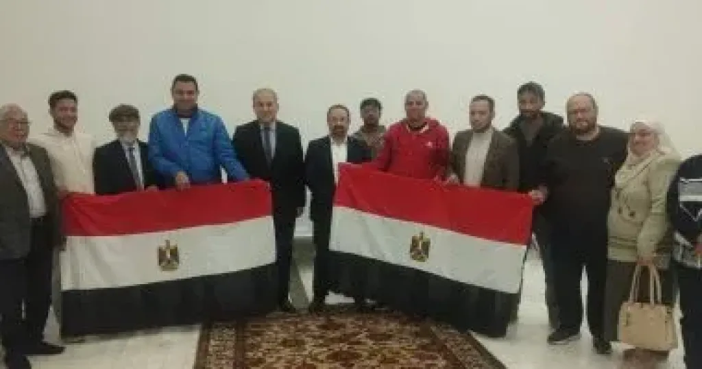 السفير المصرى مع أبناء الجالية المصرية بالمغرب
