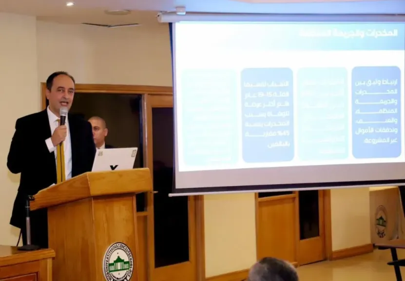 الدكتور عمرو عثمان 