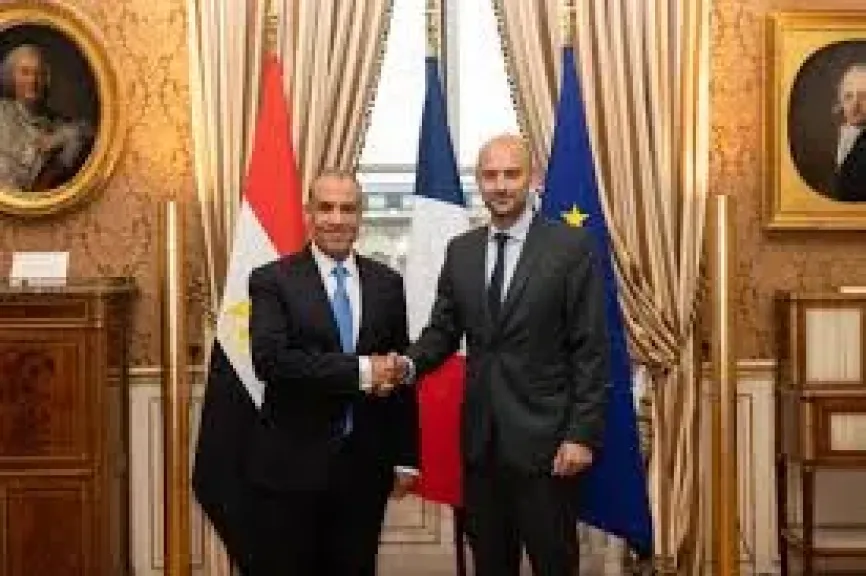 وزير الخارجية يلتقى مع نظيره الفرنسى