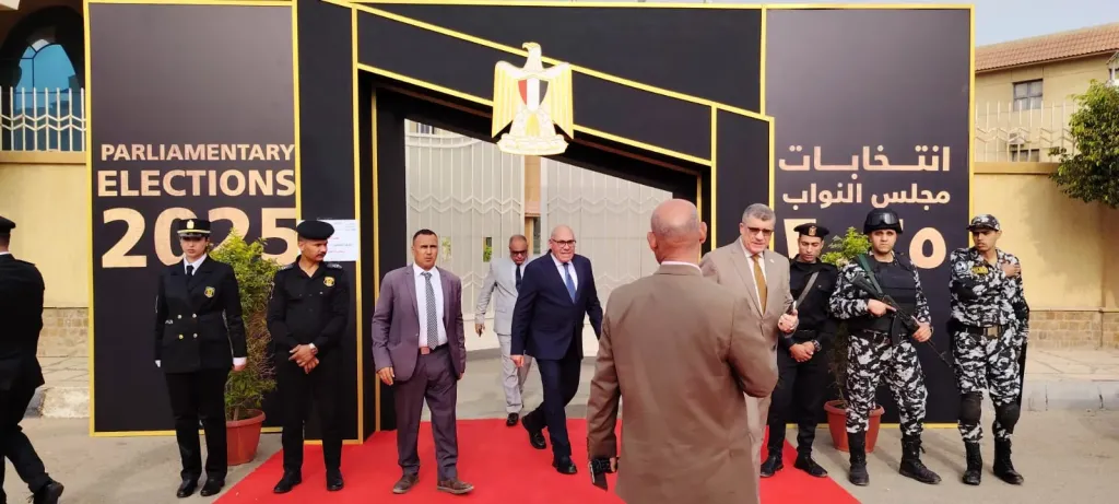 رئيس الهيئة العربية للتصنيع خلال الادلاء بصوته