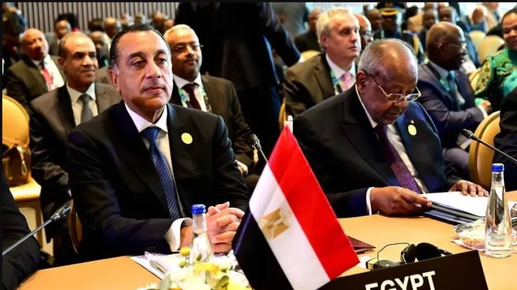 رئيس الوزراء يشارك بالجلسة الافتتاحية