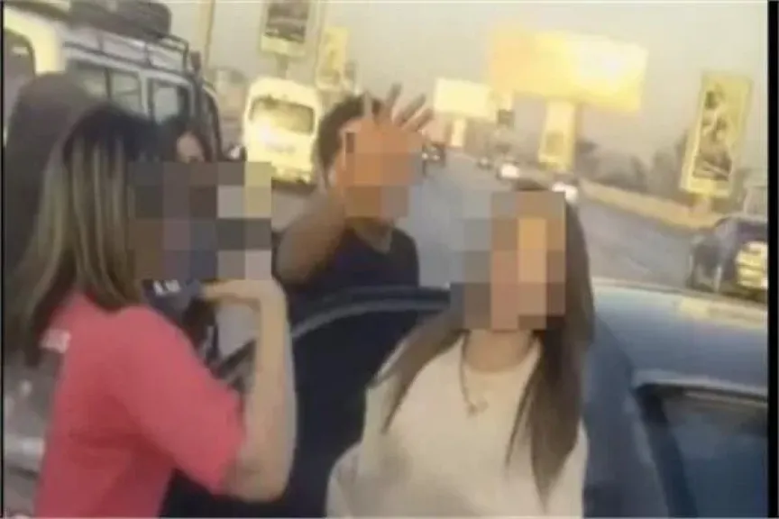 واقعة الفعل الفاضح أعلى المحور