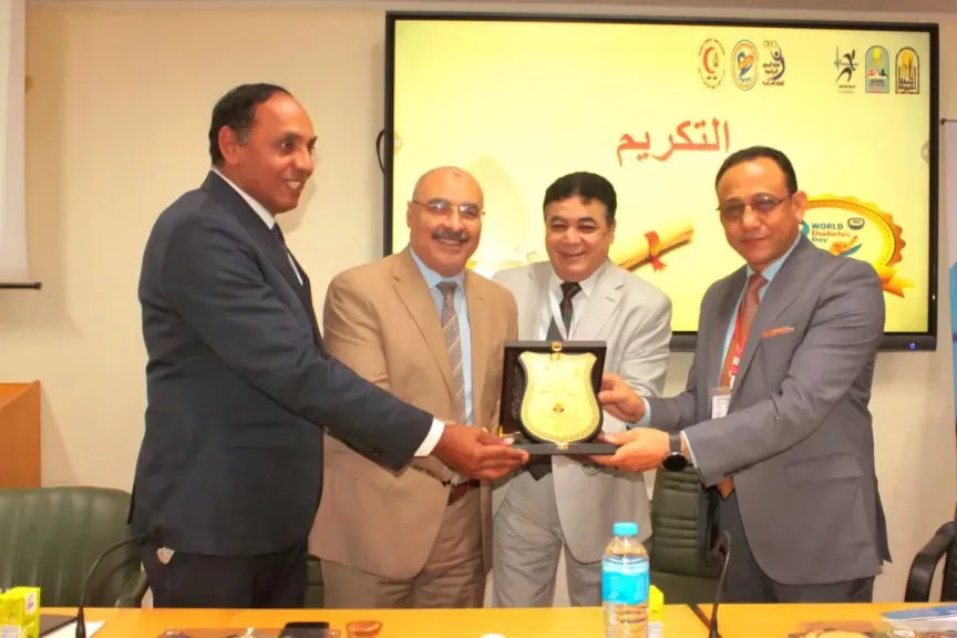جانب من متابعه 