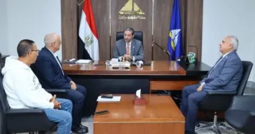 محافظ دمياط يناقش الخطة الاستثمارية الحالية والمستقبلية لشركة طاقة غاز