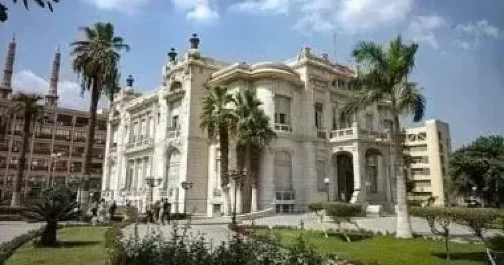 جامعة عين شمس 